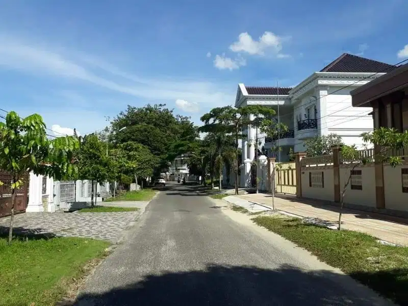 Rumah dekat Eka Hospital dan Mall SKA Pekanbaru, di lingkungan Mewah.