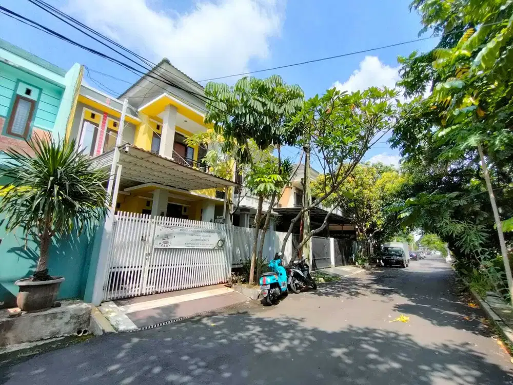 Rumah second di Galaxy depan Moll GGP Bekasi