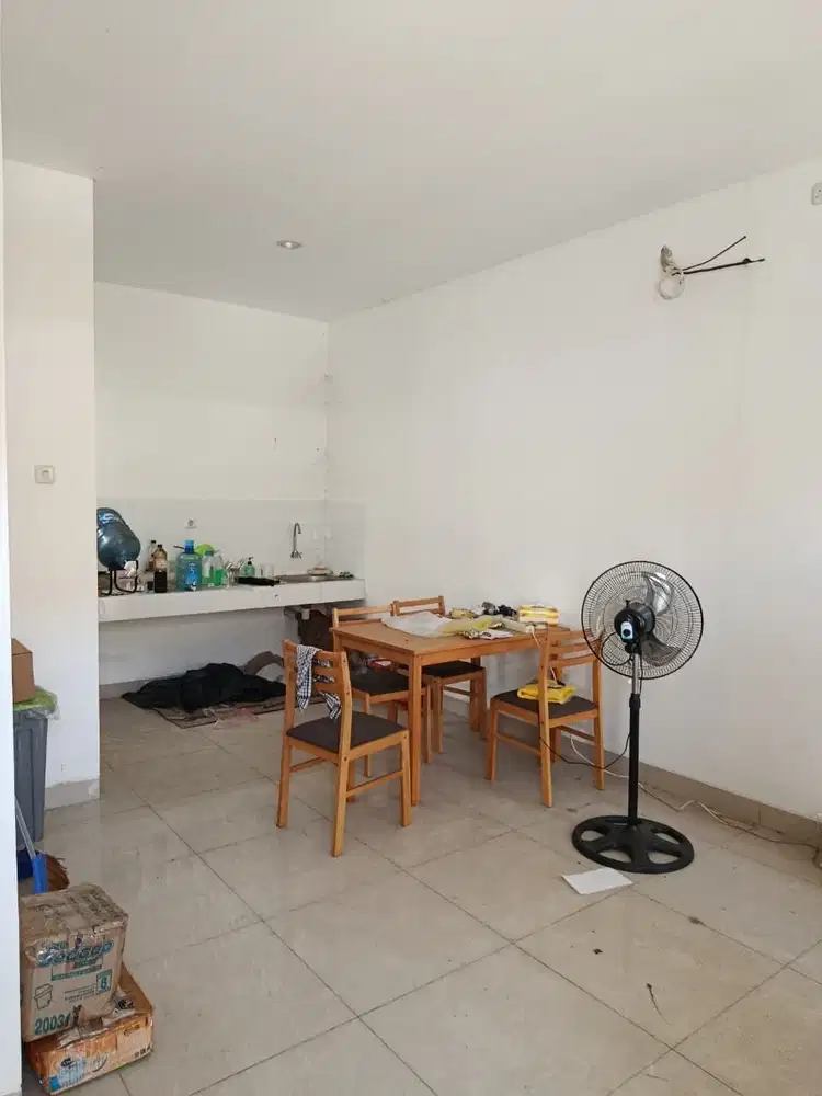 DISEWAKAN RUMAH SEMI FURNISH DI TANGERANG