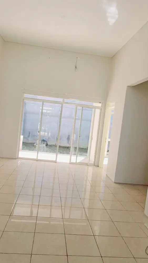 Rumah Nyaman Siap Pakai di Kota Baru Parahyangan