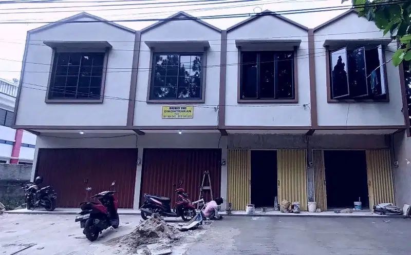 Ruko 2 lantai di sewakan pertahun