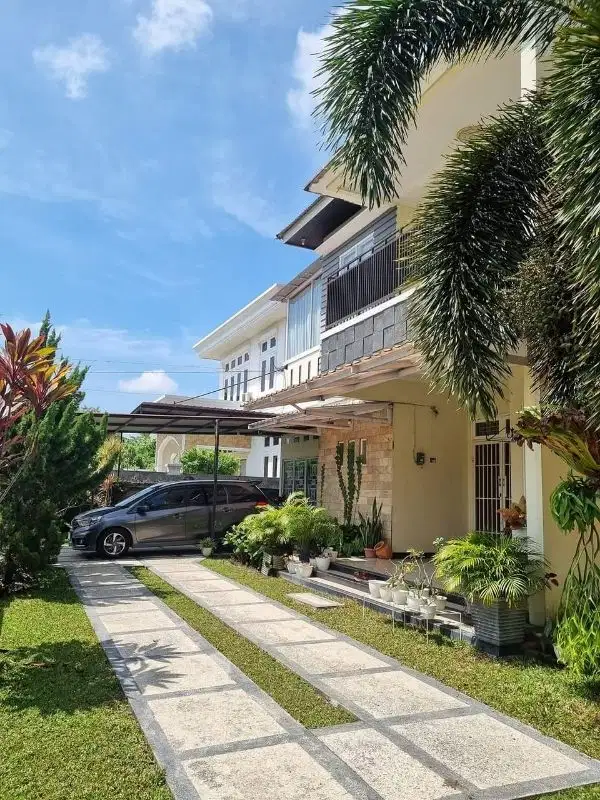 Rumah Pekarangan Luas dekat Eka Hospital/Mal SKA