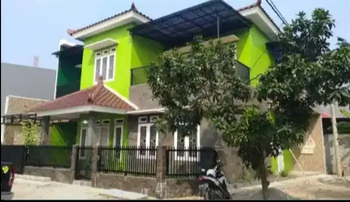 Jual BU Rumah Hoek 2lantai full renovasi siap huni Taman Royal 3
