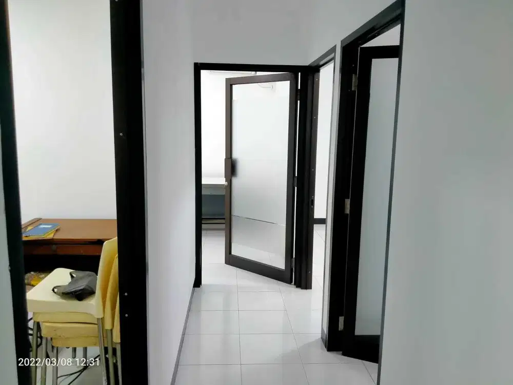 disewakan ruko glodok 3 lt murah komersial cocok  siap pakai