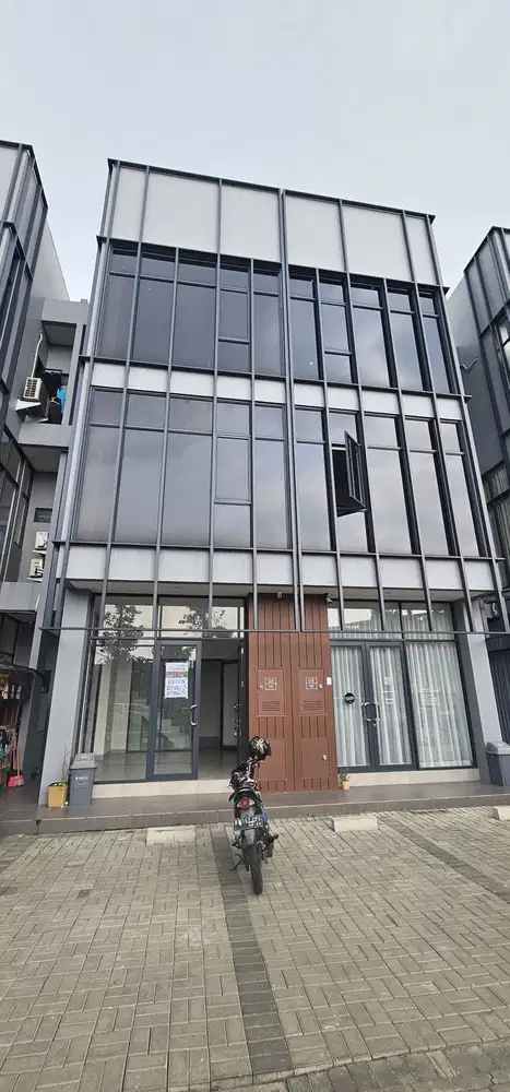 Disewakan ruko tabespot , bsd city , 3 lt ,