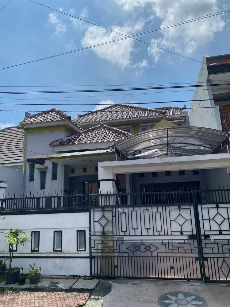 LOKASI STRATEGIS Rumah 1,5 Lantai Dukuh Kupang Surabata Barat