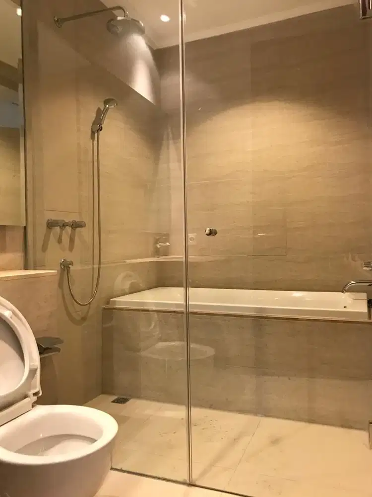 Dijual Apartemen Taman Anggrek 3 Kamar Lantai 5 Tower A