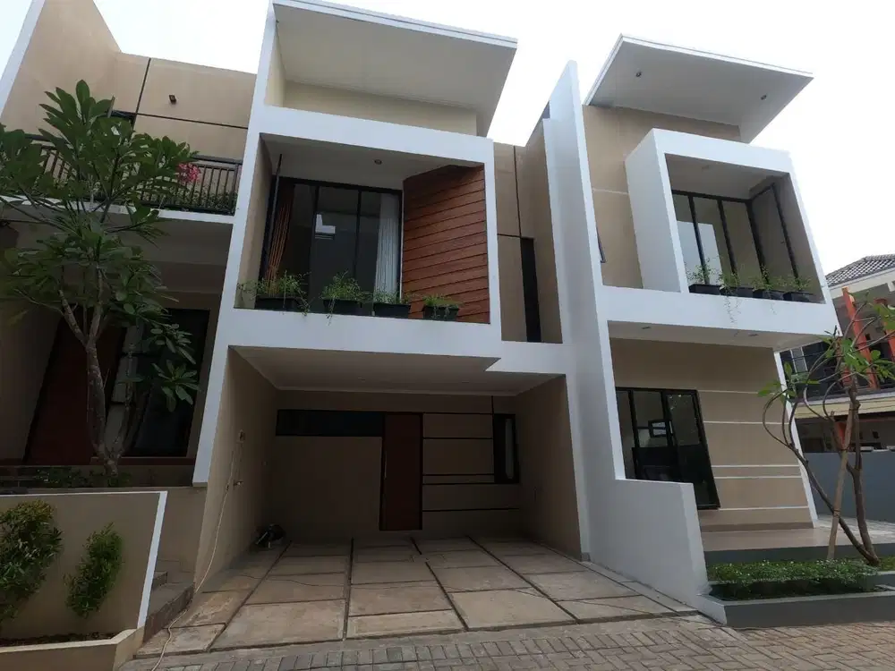 Rumah  mewah 2 lantai lokasi dekat mall pgc
