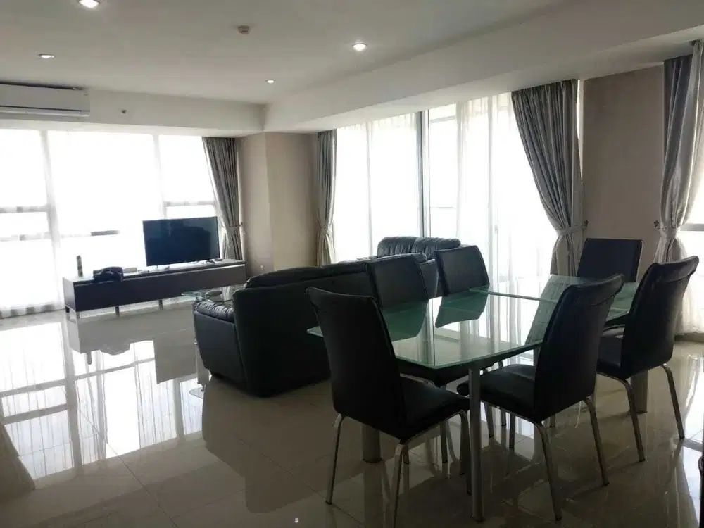 Disewakan Apartemen Kemang Village Residence Tipe 3 Kamar Private Lift