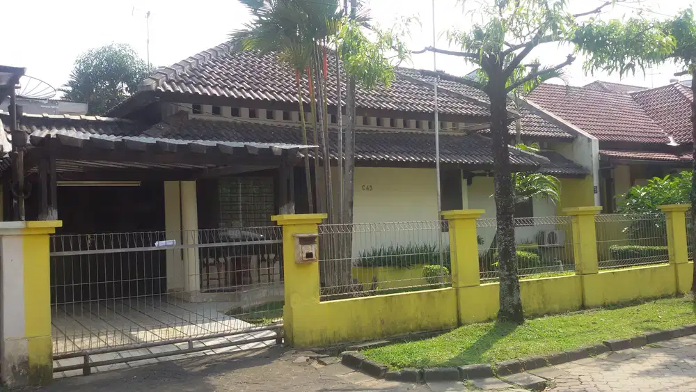 Rmh lama terawat, Kemang Pratama, 3kt 1kp