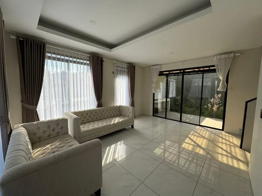Rumah Hook Siap Huni di Kota Baru Parahyangan