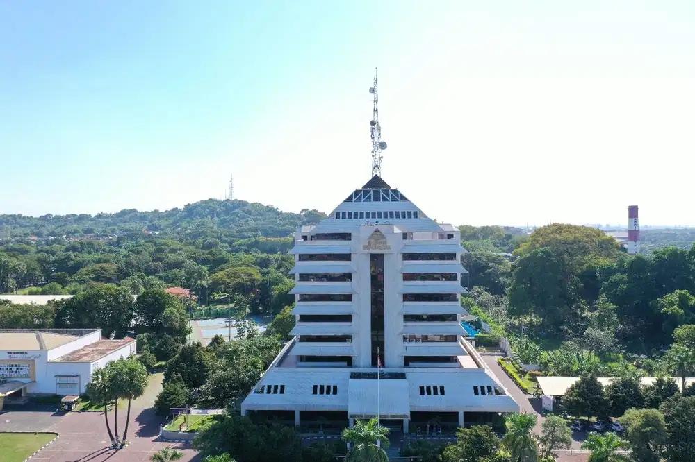 DISEWAKAN MEETING ROOM LANTAI 4 GEDUNG UTAMA SEMEN INDONESIA