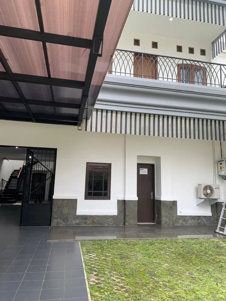 Disewakan Rumah Di Menteng, Sangat Cocok untuk Office