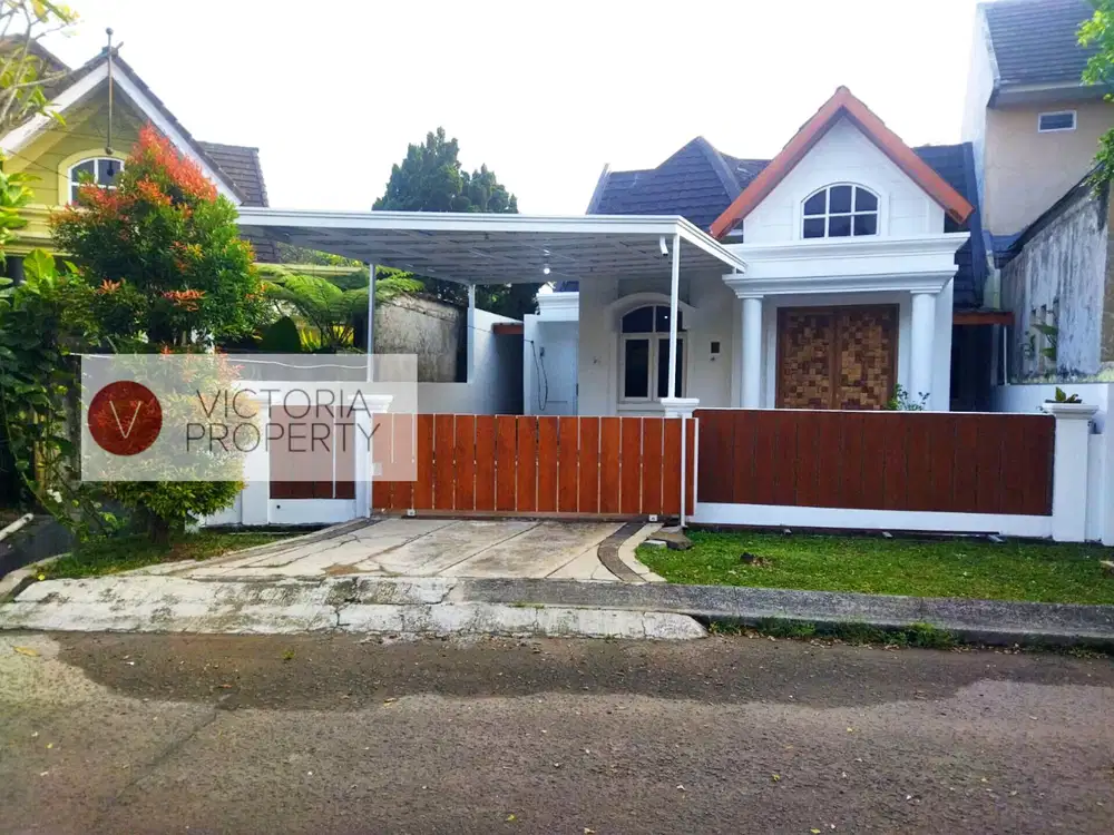 Rumah Depan Taman Di Bukit Golf Cibubur