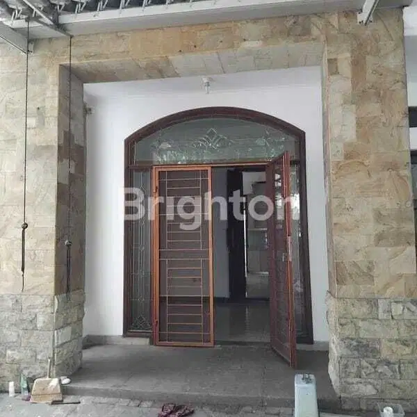 di jual rumah mewah kelapa gading pinggir jalan raya Jual Rumah KELAPA