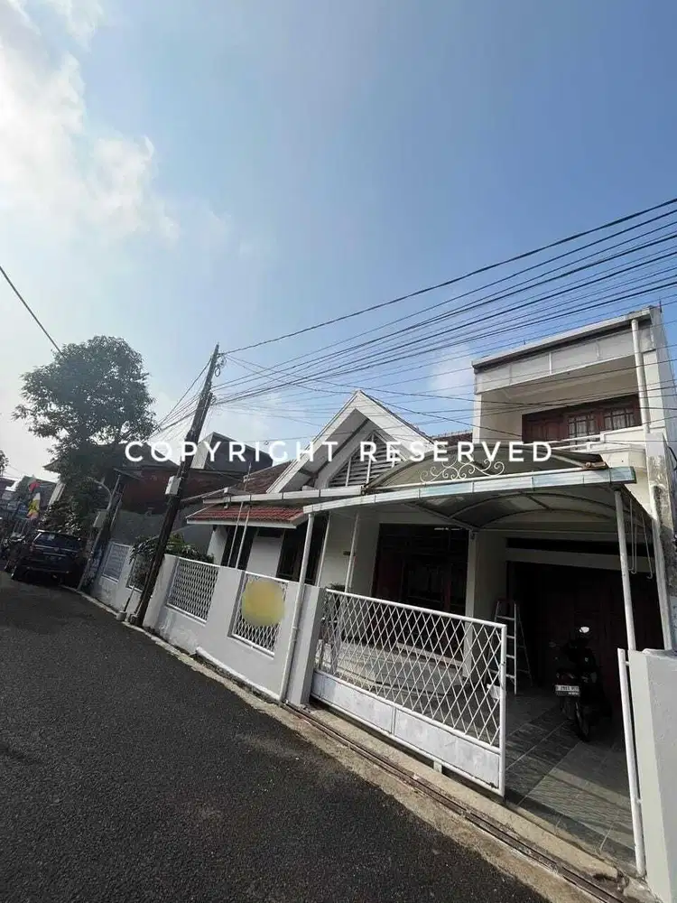 For rent Rumah Baru Di Renov Dengan Luas Tanah Besar Di kota