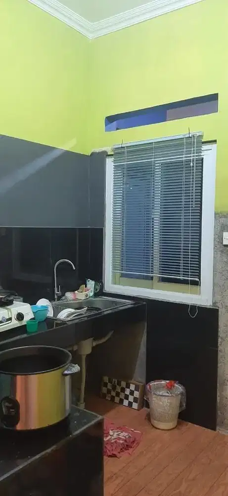 Rumah Dua Lantai Dekat Kantor Kecamatan Cipayung Strategis