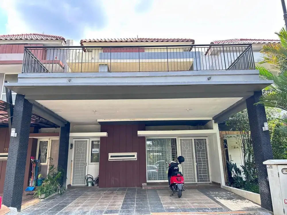 Disewakan rumah di Raffles Hills Cibubur, 2lantai ada balkon diat