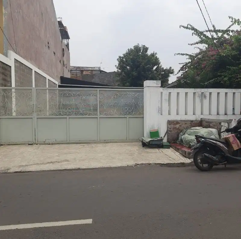 Dijual Rumah Tua Di Barkah,Jak Sel