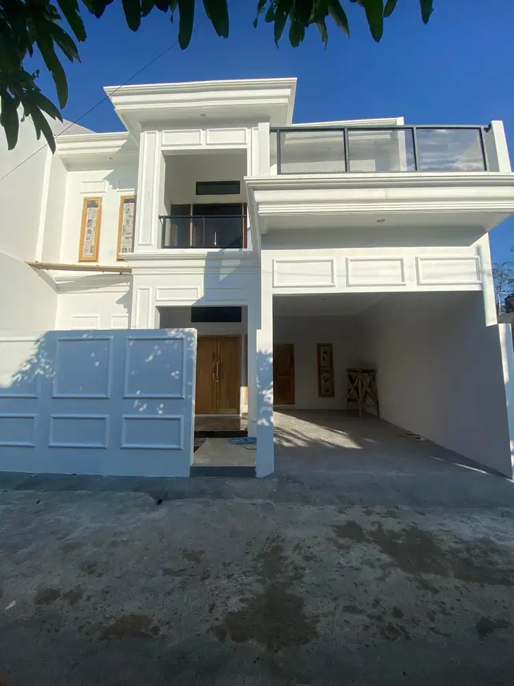 JUAL RUMAH MEWAH 2 LANTAI 4 KAMAR GENTAN RAYA MANGESTI PURBAYAN SOLO