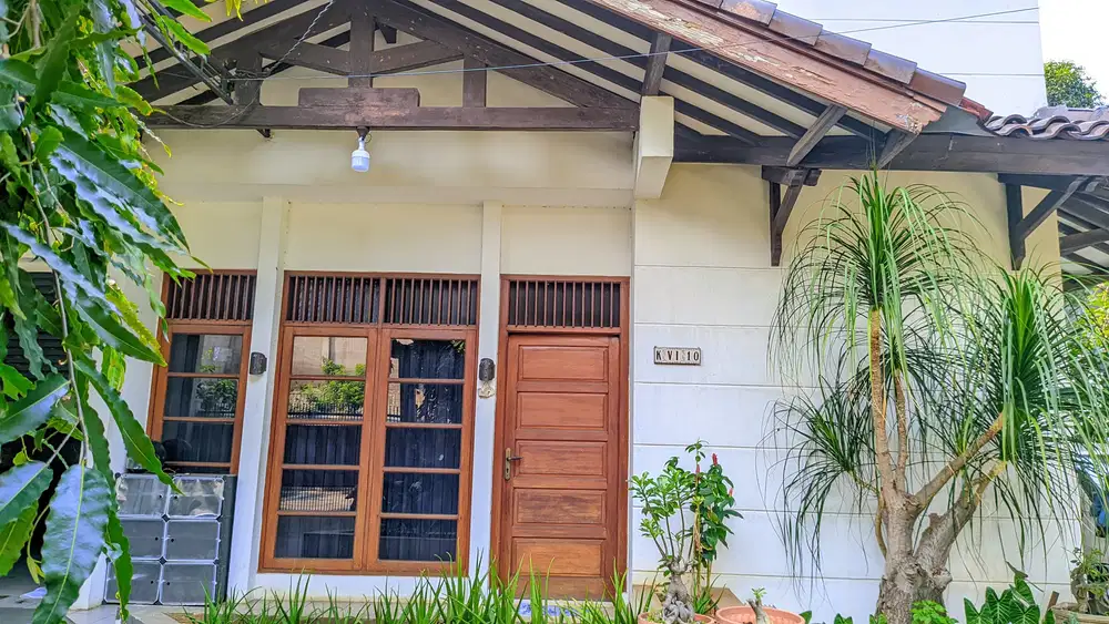 Rumah Hook Halaman Luas Dijual di Kav PTB Duren Sawit, Jakarta Timur