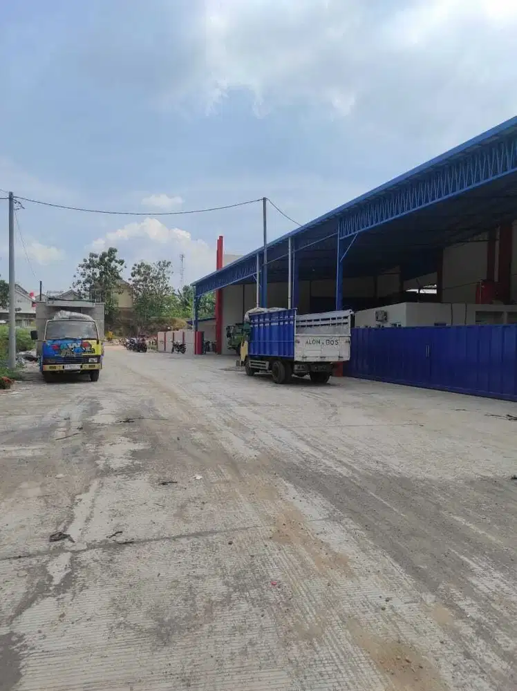 GUDANG GRESS GATSU COCOK UNTUK PRODUKSI DAN SIMPAN PRODUKSI