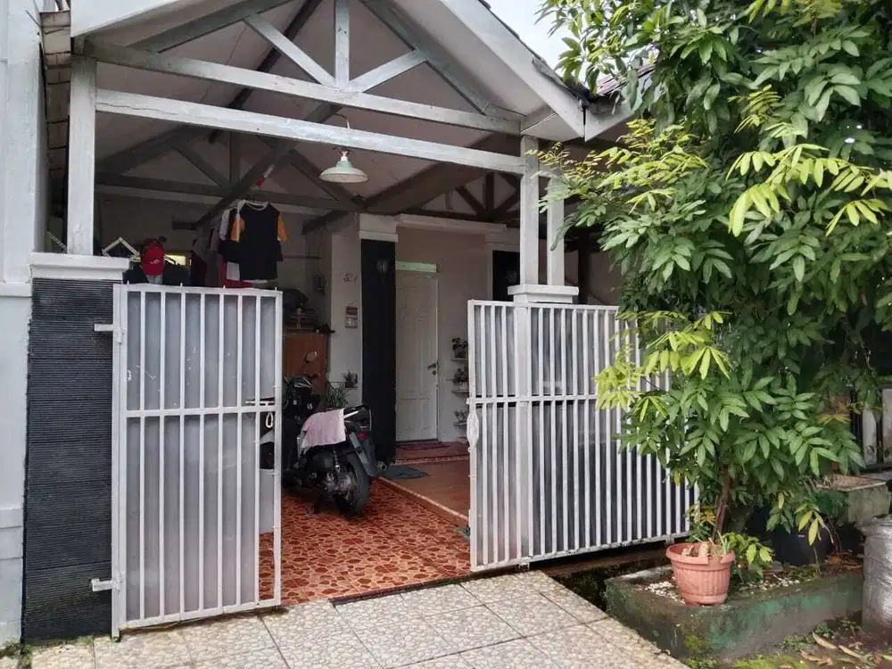 Dijual Hunian Asri dengan 3 Kamar Tidur di Citra Indah Bukit Cendana