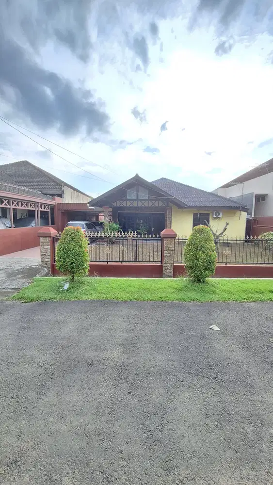 JUAL RUMAH DUA MUKA MENGHADAP KOMPLEK TASBIH 1, MEDAN