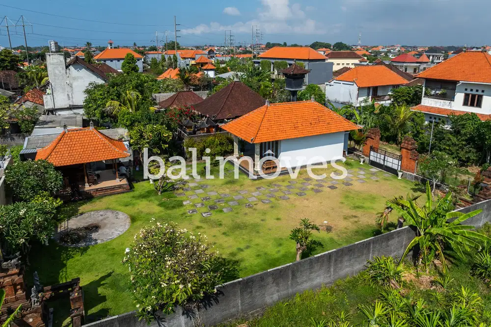 Rumah Satu Kamar Tidur Dengan Halaman Yang Luas Di Sanur