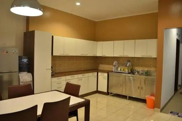 Dijual guest house sayap Cipaganti Bandung , bagus , masih aktif