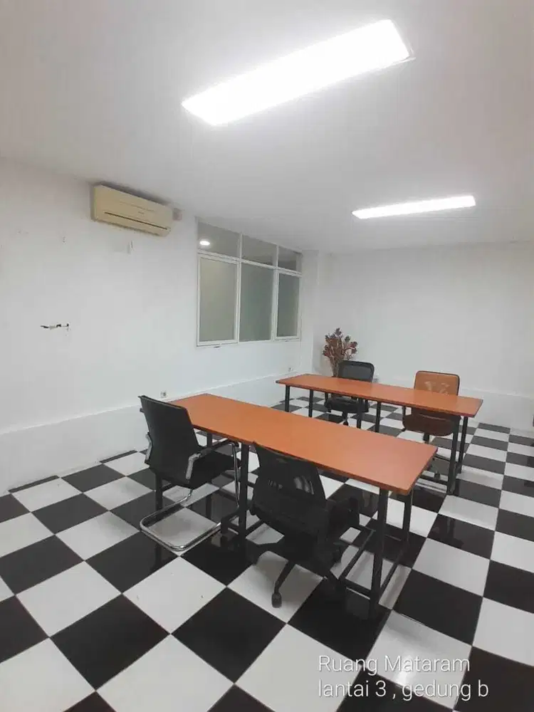 Sewa Ruang Usaha di Sawangan – Harga Terjangkau, Lokasi Padat!