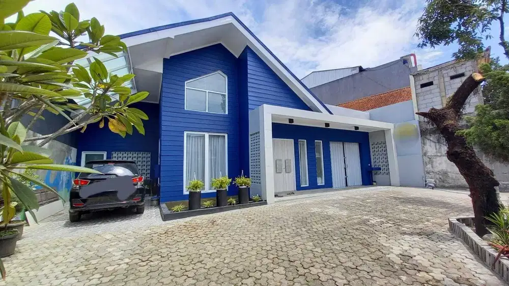 Disewakan Rumah strategis cocok untuk hunian dan kantor