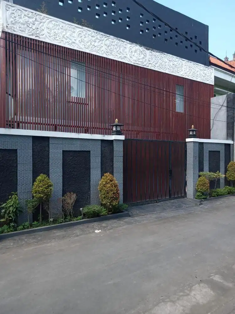 Dijual Rumah Mewah 3 Lantai Full Furnished Siap Huni Di Sukawati, Bali