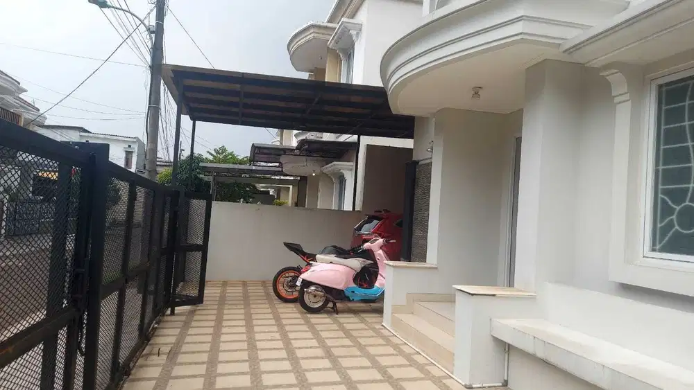 Rumah 2 Lantai Hook Bisa Untuk Kantor di Pondok Bambu Jakarta Timur