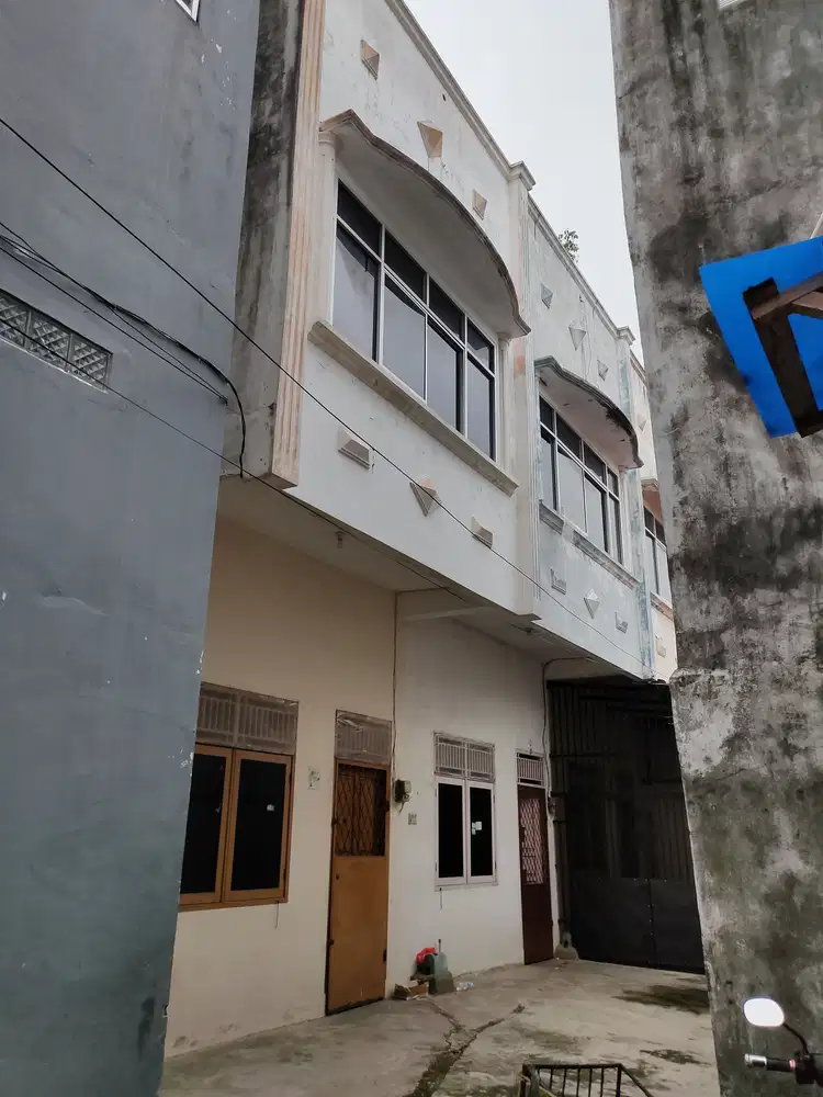 Rumah townhouse di tengah kota, bebas banjir, aman, bisa nego habis