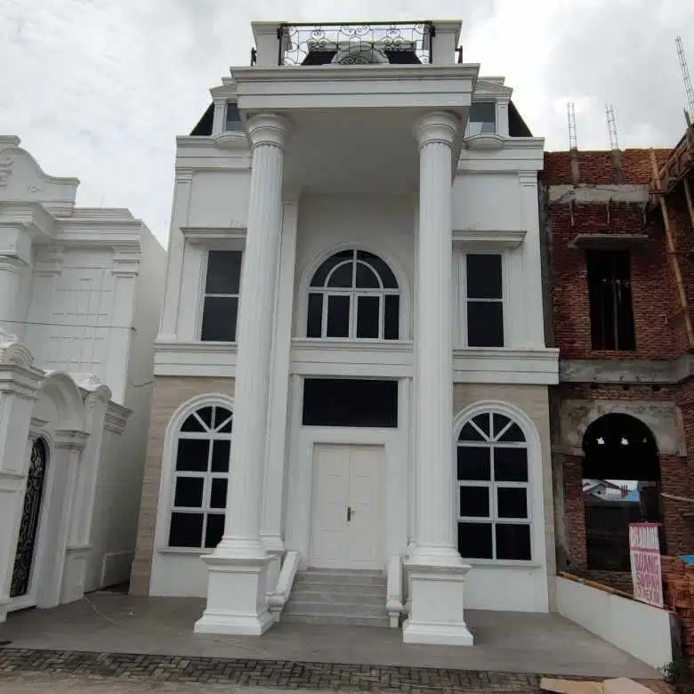 Dijual Rumah Mewah 2,5 Lantai di dalam Komplek Imperial Mansion Medan