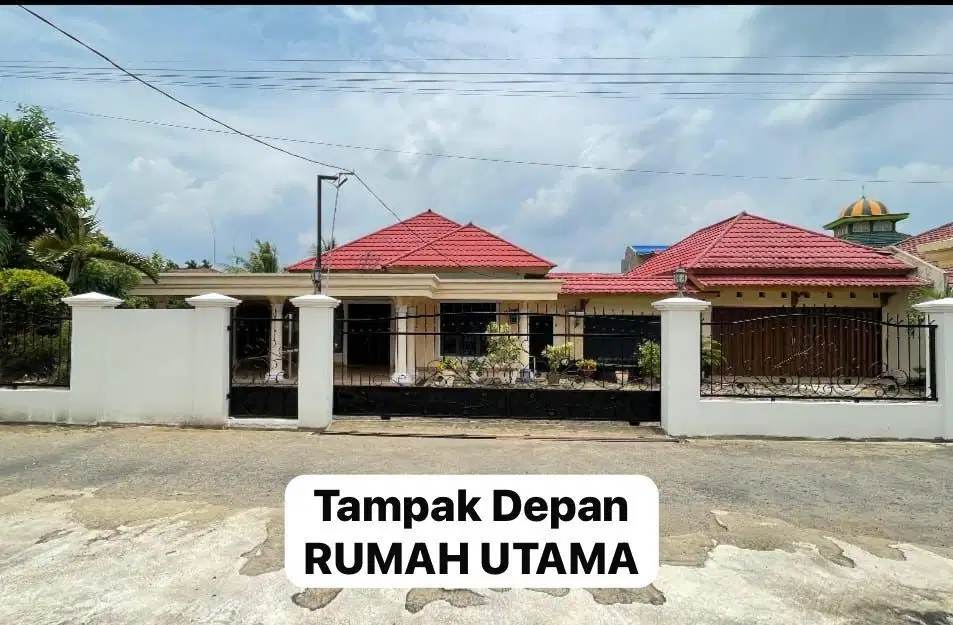 JUAL CEPAT 1 Rumah Besar + 4 Kontrakan di Jambi Kota Luas Tanah 1300m2