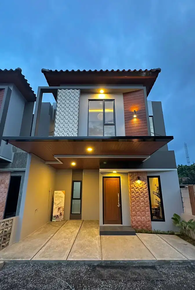 Rumah mewah siap huni lokasi pinggir jalan raya di jagakarsa jaksel.