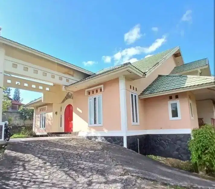 Dijual Rumah / Villa di Tomohon