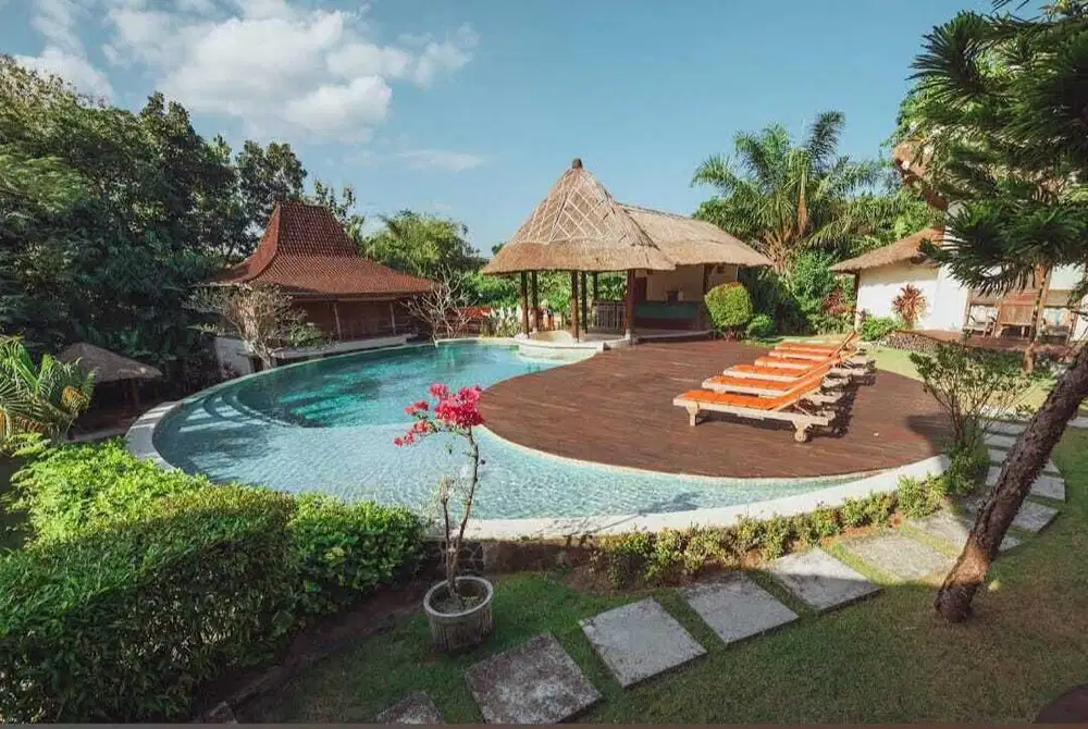 Villa big Garden di Padonan Tibubeneng Badung Bali