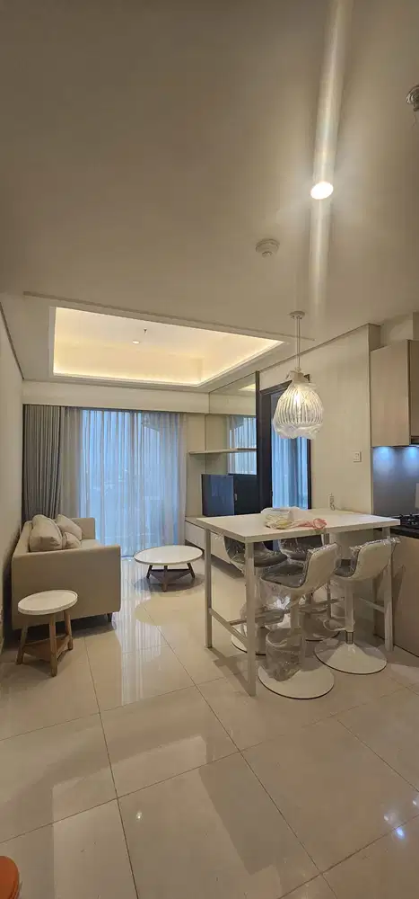 Disewakan 3+1br apartemen puri mansion full furnished