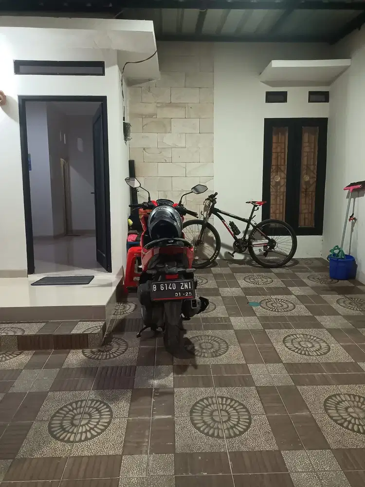 Disewakan Rumah Terawat 2KT dan 1 KM Sawangan, Diamond Lake Side