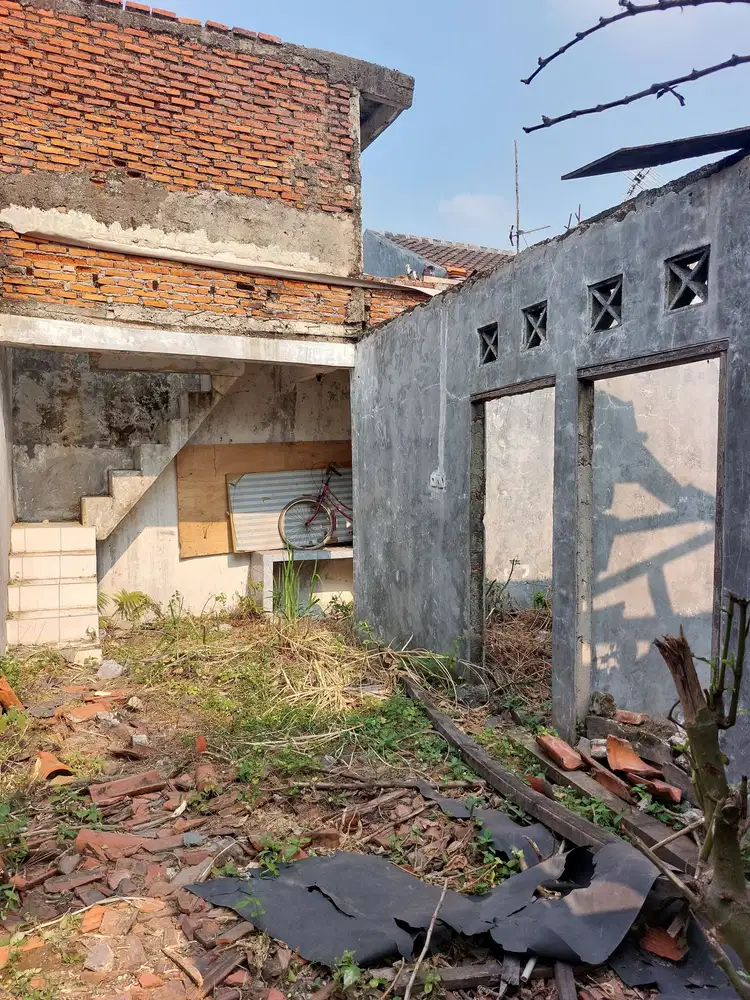 Dalam Komplek ! Rumah Bahan Hitung Tanah 1,5 Lantai Full Bata Merah