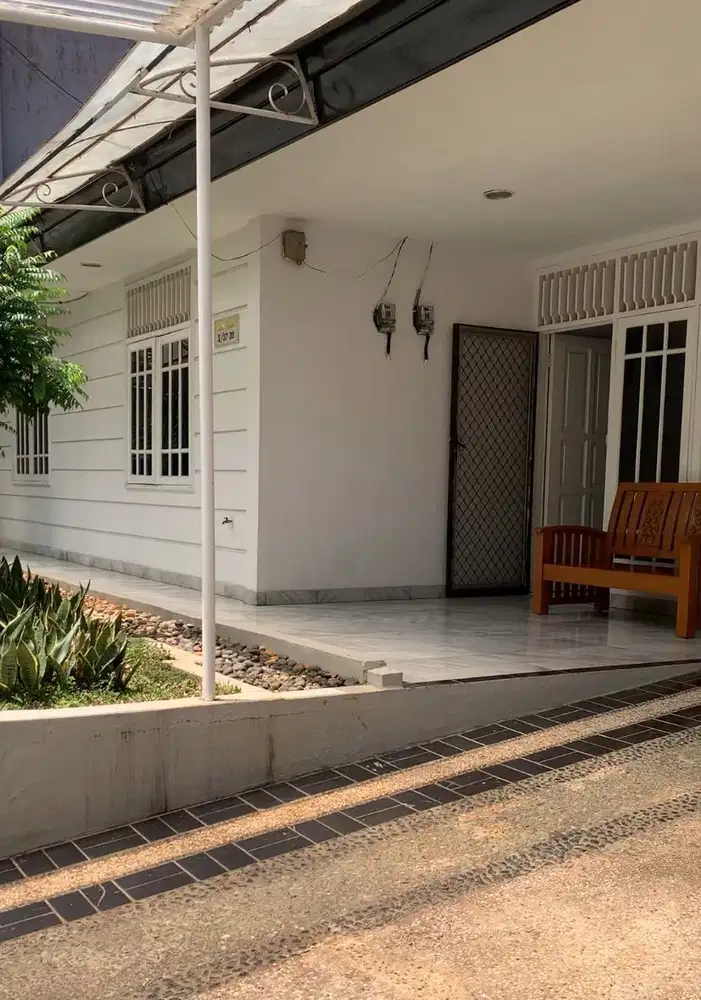 Disewakan Rumah Full Furnished di Pondok Indah