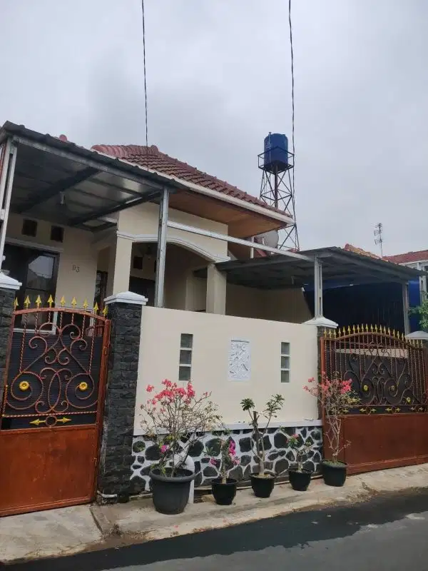Dijual rumah Yang asri Dan strategis Di tengah Kota Ciamis