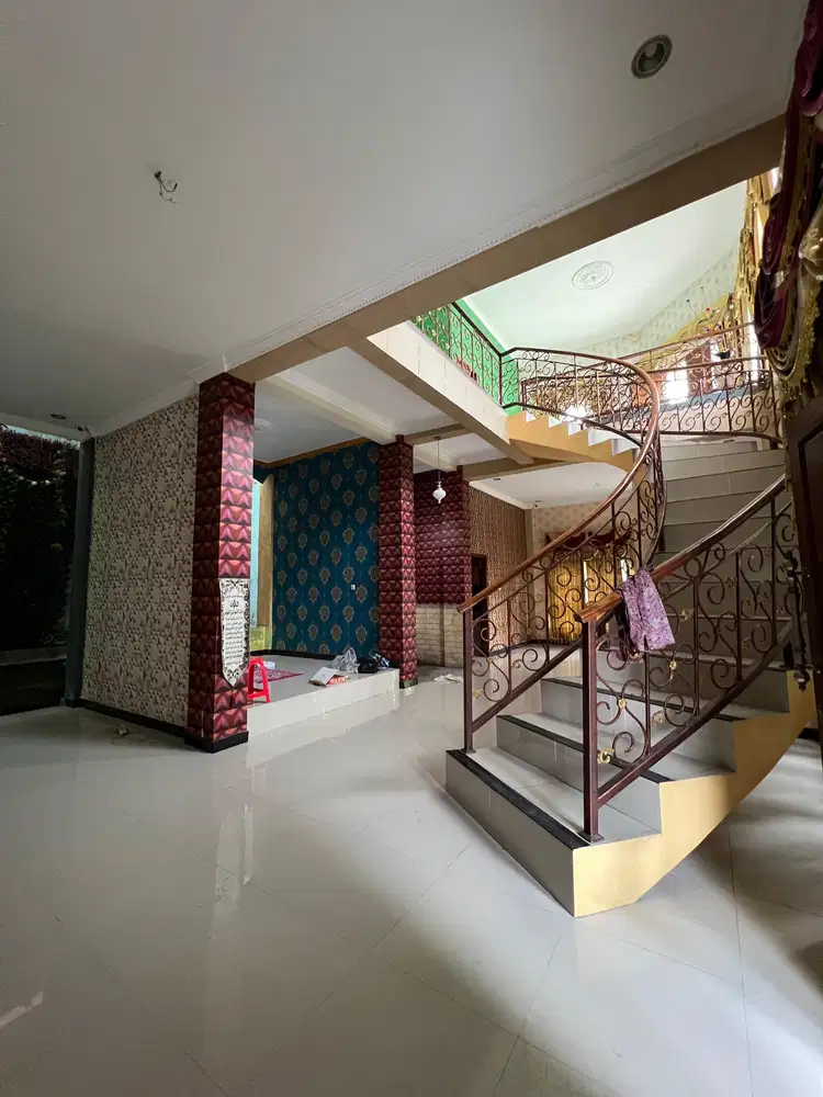 Dijual Rumah Mewah di Banjarejo Kota Madiun