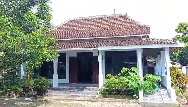 Di Jual Tanah Dan Bangunan Rumah Clasic 3362 m2 di Blitar