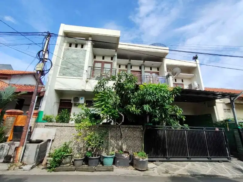 Rumah 2 lantai strategis deket 4 pintu toll sebrang Galaxy   pekayon