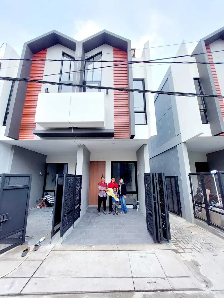 Rumah mewah 2 lantai hrga murah lokasi dekat kntor walikota jakut