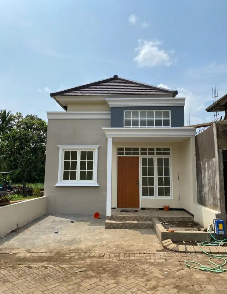 Rumah Villa dengan View Pegunungan dan Kota Malang